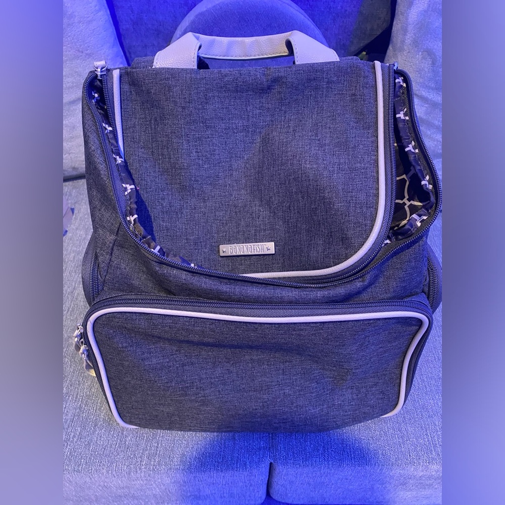 Banana fish diaper/pump bag. Gently used, excellent condition. Cooler inside